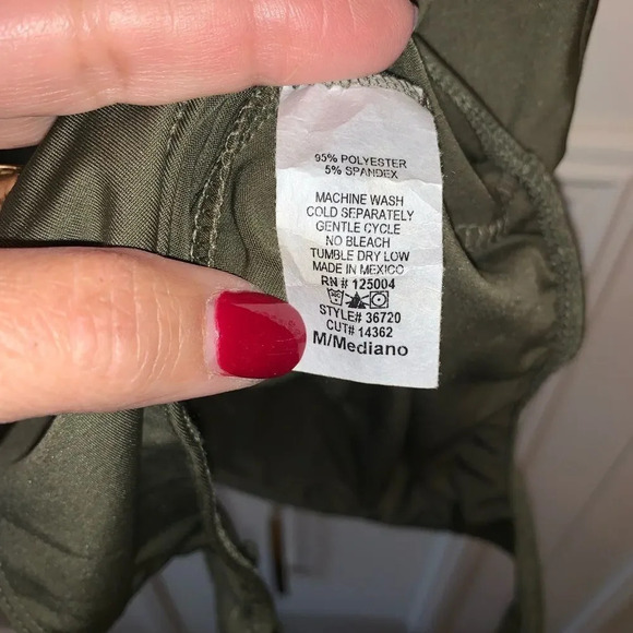 "Not Your Type" Olive Bodysuit M‎ - Picture 5 of 7